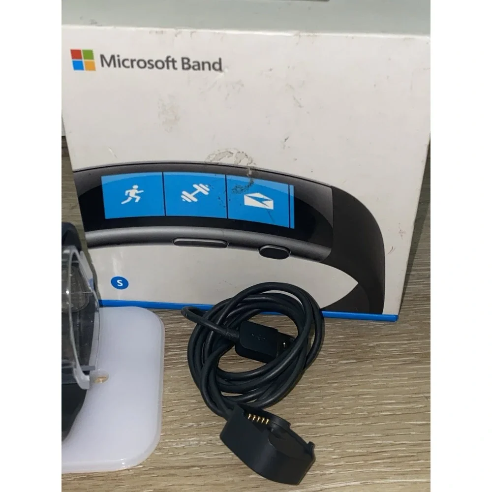 Microsoft Band 2 Smart Watch Small Model 1721 with Charger